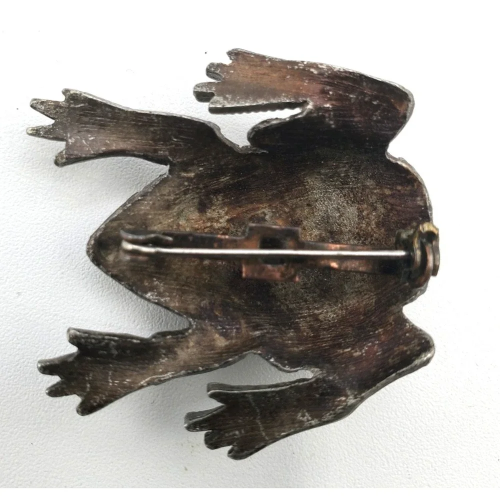 Vintage Frog Brooch Figural Textured Silver Tone Amphibian Collectible Pin